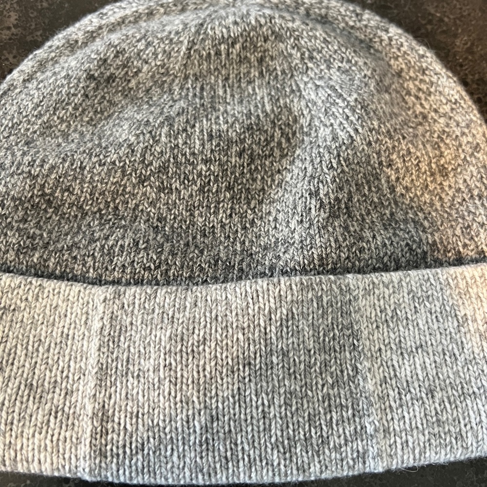 Brand New Authentic Chanel Beanie 25K Black & Grey Unisex One Size SOLD OUT!! - Picture 5 of 8